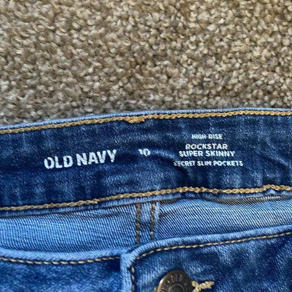 Old Navy Skinny Jeans - Picture 2 of 4